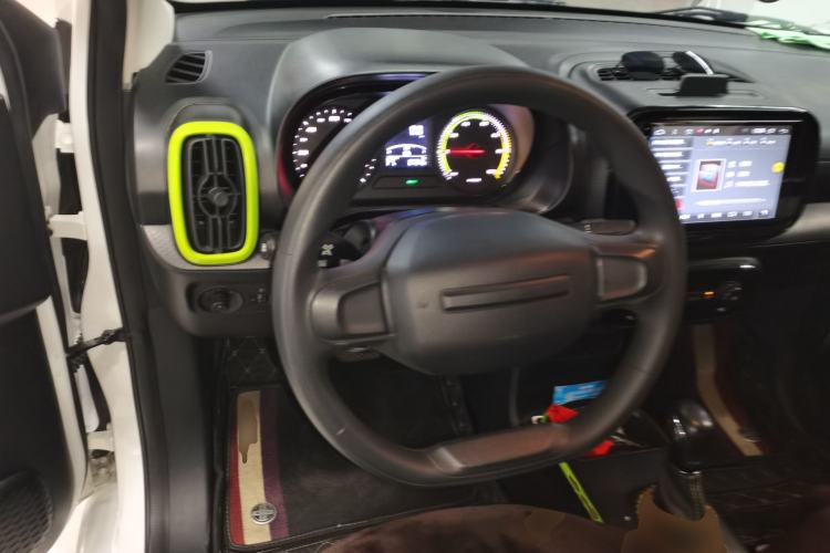 Used Roewe Clever 2021 302 km New Four-Seater Super-Efficient Version Steering Wheel
