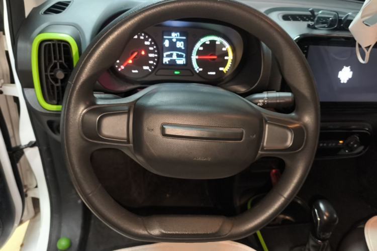 Used Roewe Clever 2021 302 km New Four-Seater Super-Efficient Version Steering Wheel