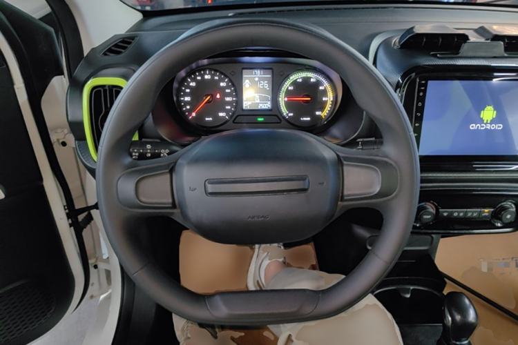 Used Roewe Clever 2021 302 km New Four-Seater Super-Efficient Version Steering Wheel
