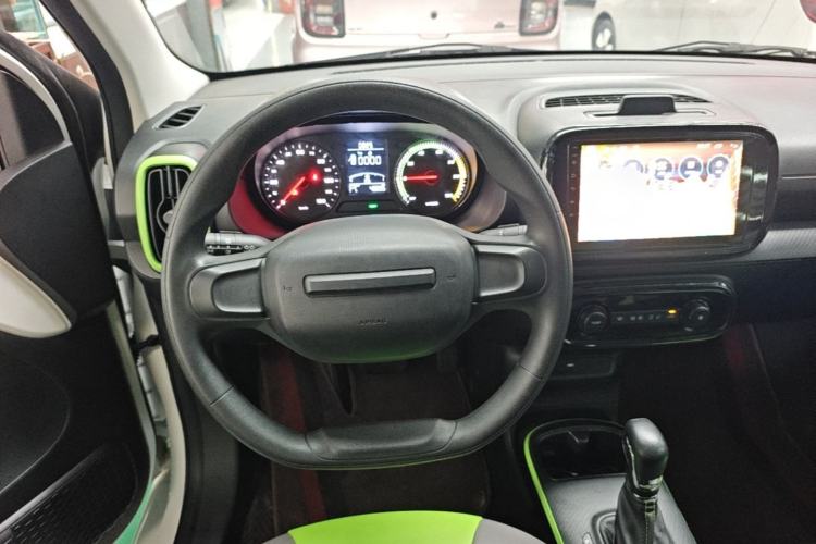 Used Roewe Clever 2021 302 km New Four-Seater Super-Efficient Version Steering Wheel