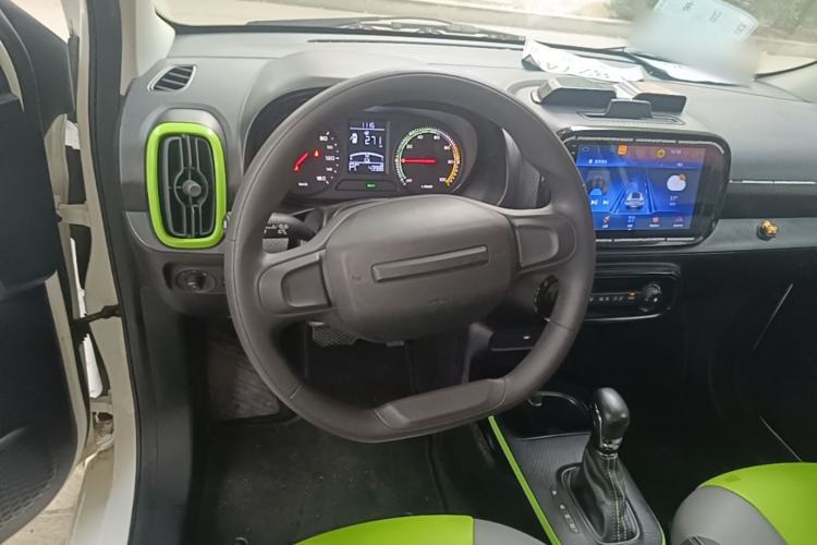 Used Roewe Clever 2021 302 km New Four-Seater Super-Efficient Version Steering Wheel