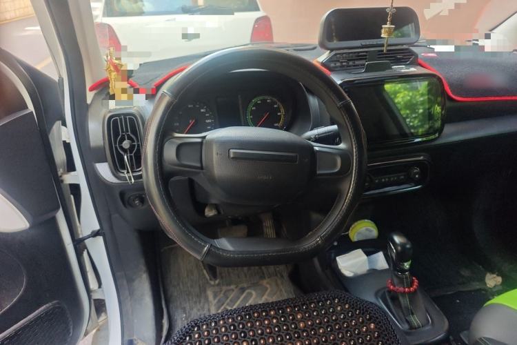 Used Roewe Clever 2021 302 km New Four-Seater Super-Efficient Version Steering Wheel