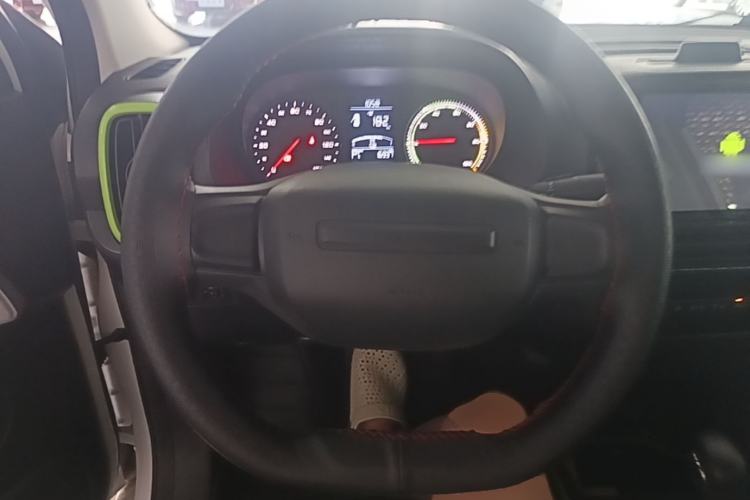 Used Roewe Clever 2021 302 km New Four-Seater Super-Efficient Version Steering Wheel