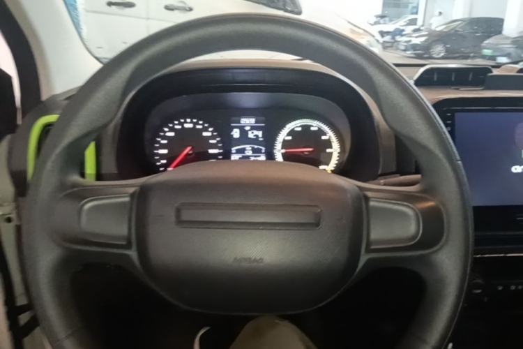 Used Roewe Clever 2021 302 km New Four-Seater Super-Efficient Version Steering Wheel