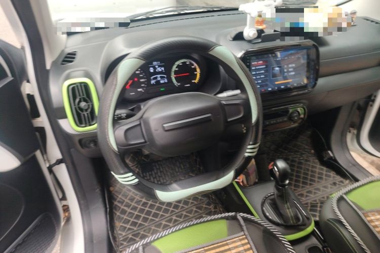 Used Roewe Clever 2021 302 km New Four-Seater Super-Efficient Version Steering Wheel