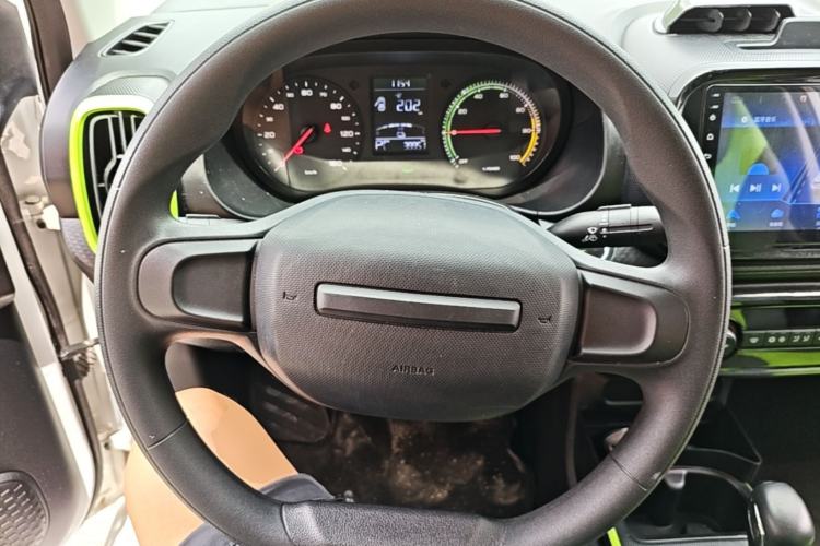 Used Roewe Clever 2021 302 km New Four-Seater Super-Efficient Version Steering Wheel