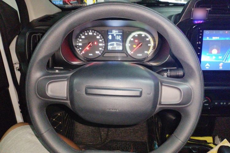 Used Roewe Clever 2021 302 km New Four-Seater Super-Efficient Version Steering Wheel