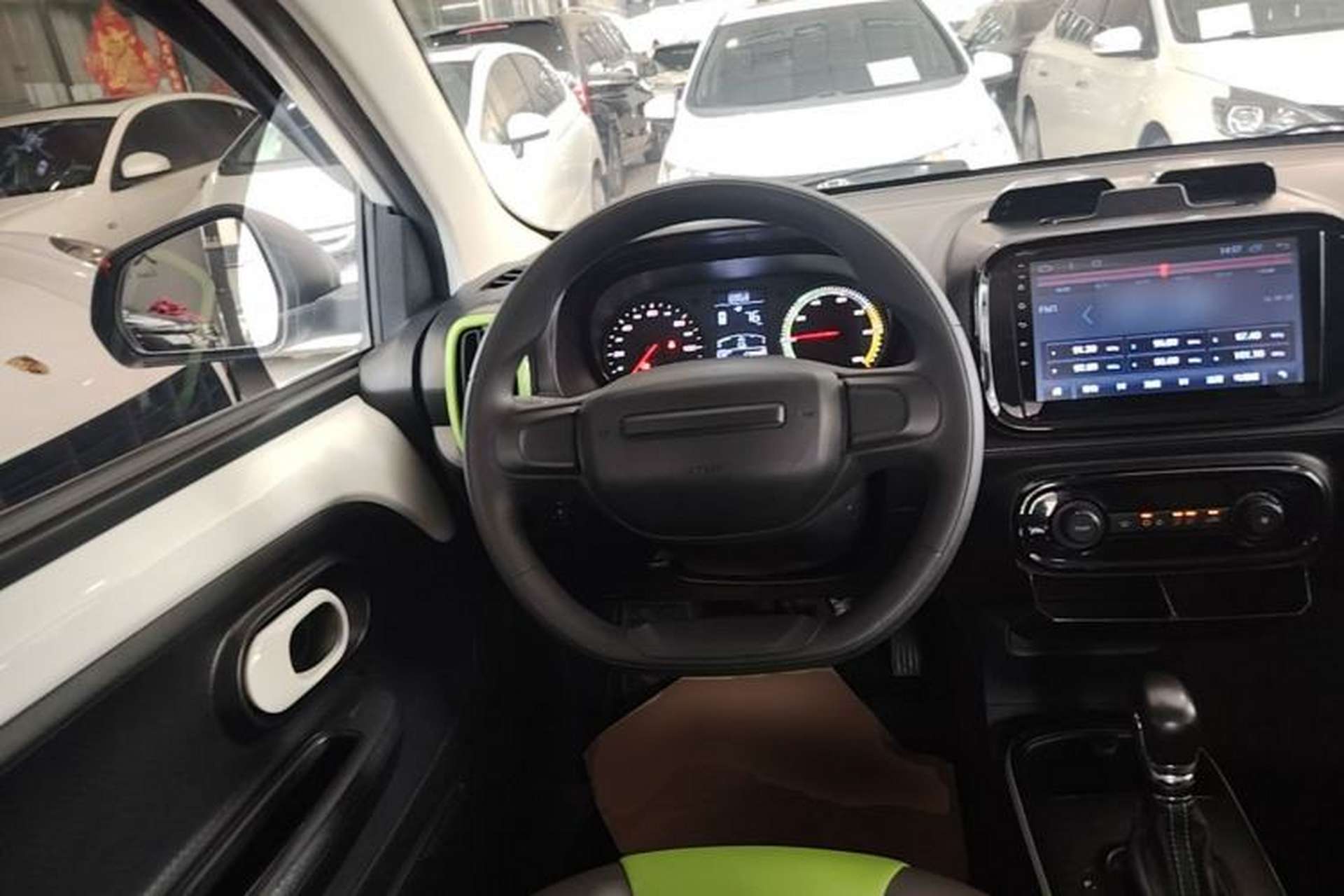 Used Roewe Clever 2021 302 km New Four-Seater Super-Efficient Version Steering Wheel