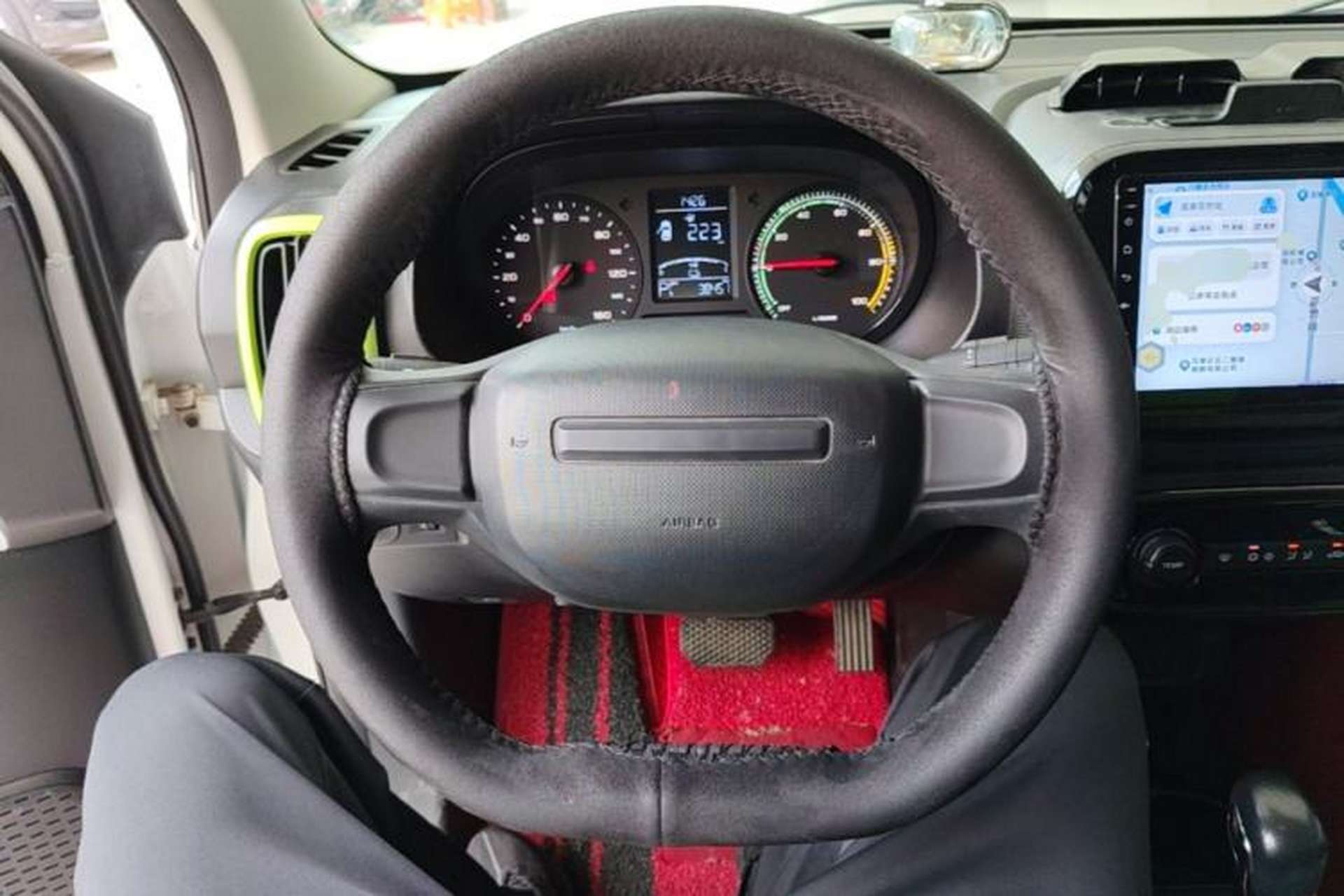 Used Roewe Clever 2021 302 km New Four-Seater Super-Efficient Version Steering Wheel