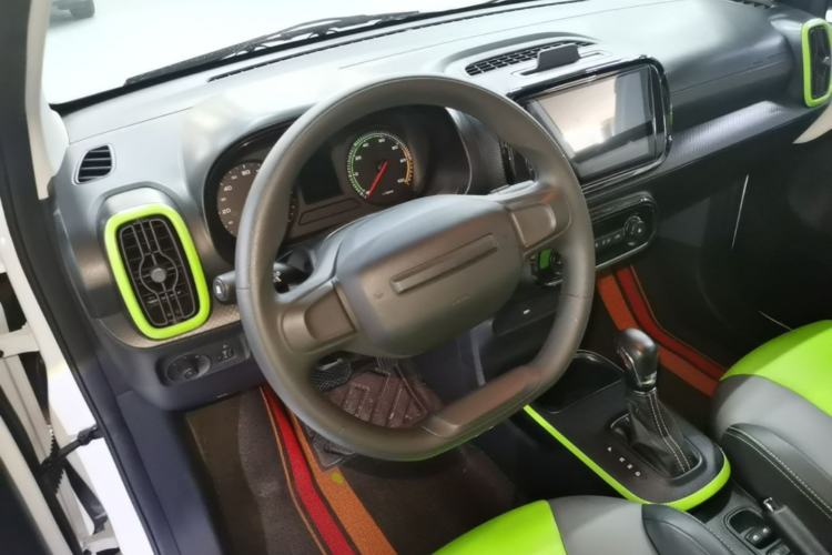 Used Roewe Clever 2021 302 km New Four-Seater Super-Efficient Version Steering Wheel