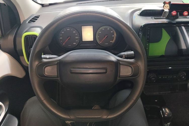 Used Roewe Clever 2021 302 km New Four-Seater Super-Efficient Version Steering Wheel