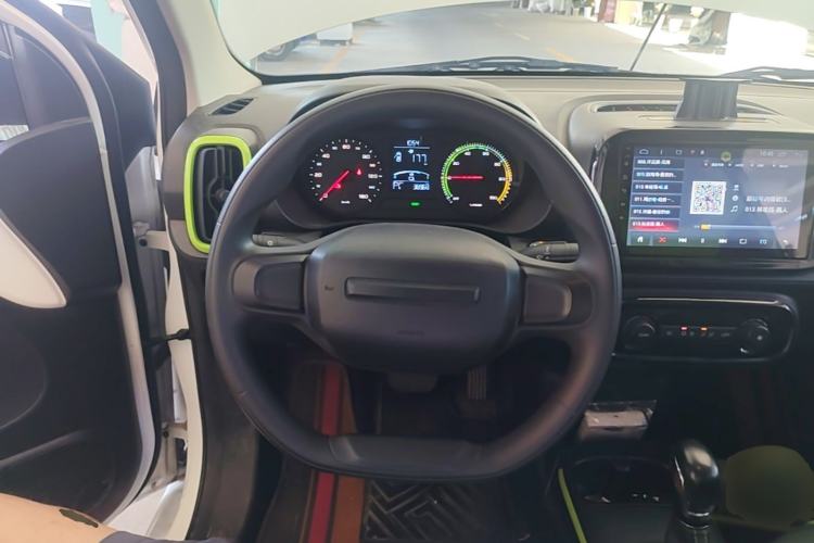 Used Roewe Clever 2021 302 km New Four-Seater Super-Efficient Version Steering Wheel