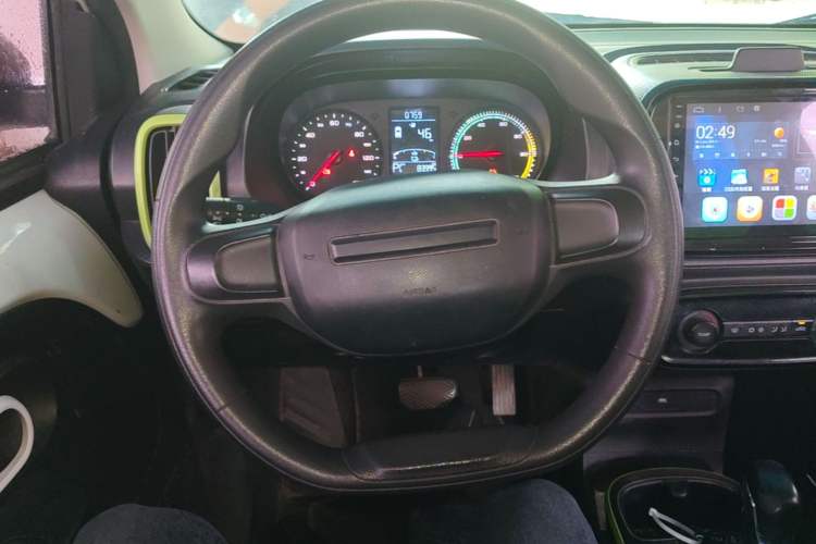 Used Roewe Clever 2021 302 km New Four-Seater Super-Efficient Version Steering Wheel