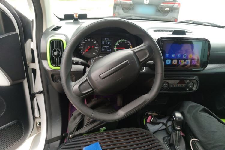 Used Roewe Clever 2021 302 km New Four-Seater Super-Efficient Version Steering Wheel