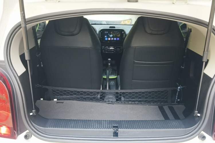 Used Roewe Clever 2021 302km All-Round Version Trunk