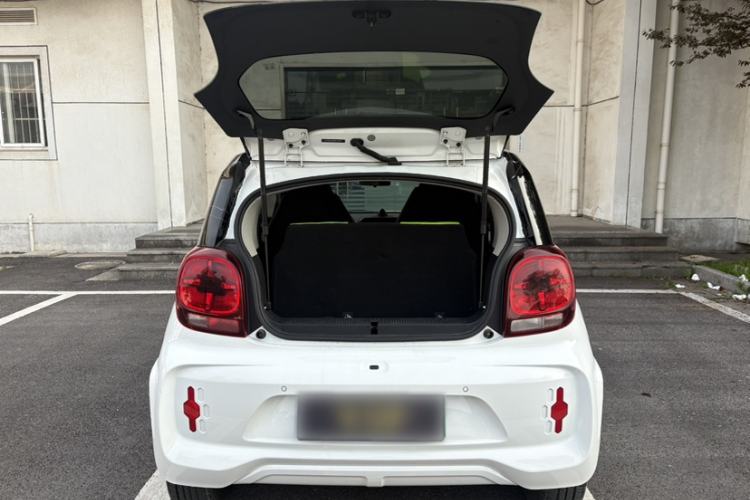 Used Roewe Clever 2021 302 km New Four-Seater Super-Efficient Version Trunk