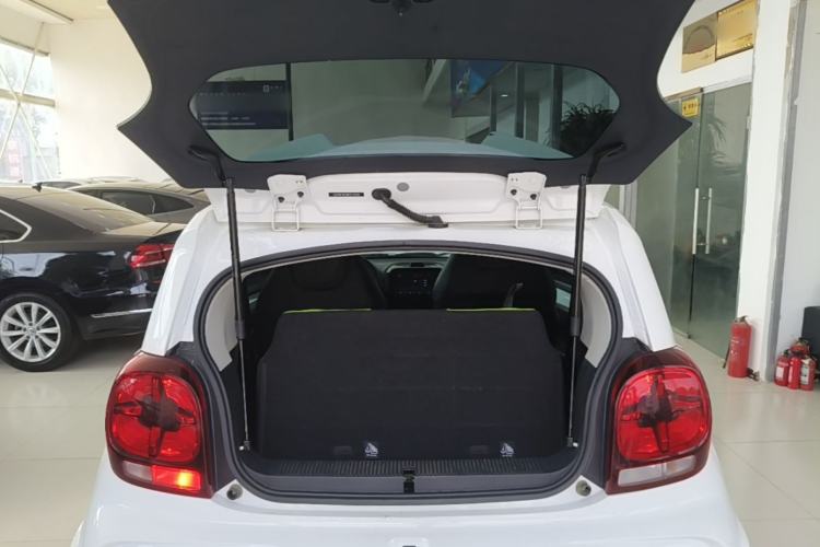 Used Roewe Clever 2021 302 km New Four-Seater Super-Efficient Version Trunk