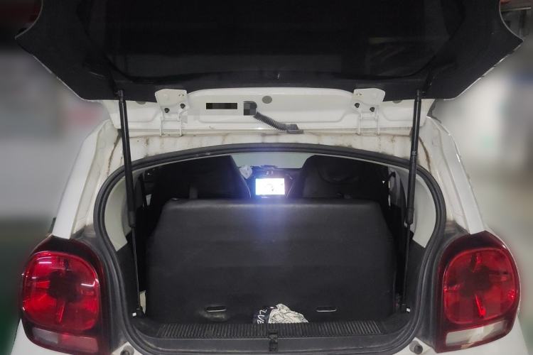 Used Roewe Clever 2021 302 km New Four-Seater Super-Efficient Version Trunk