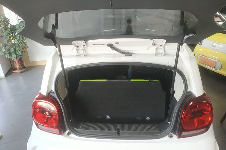Used Roewe Clever 2021 302 km New Four-Seater Super-Efficient Version Trunk