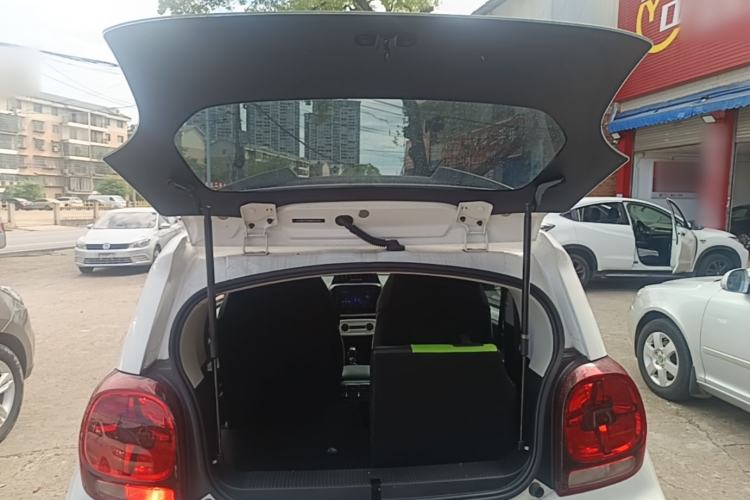 Used Roewe Clever 2021 302 km New Four-Seater Super-Efficient Version Trunk