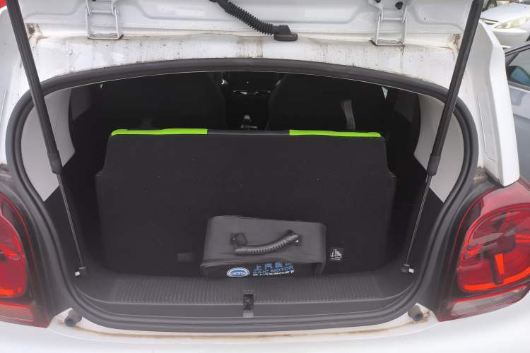 Used Roewe Clever 2021 302 km New Four-Seater Super-Efficient Version Trunk