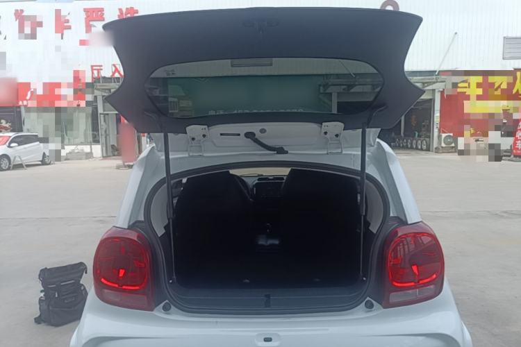 Used Roewe Clever 2021 302 km New Four-Seater Super-Efficient Version Trunk