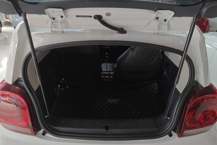 Used Roewe Clever 2021 302km All-Round Version Trunk