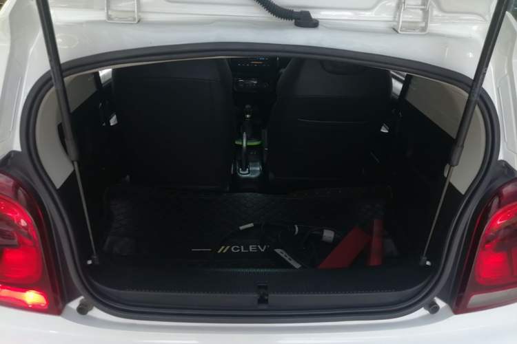 Used Roewe Clever 2021 302km Excellence Edition Trunk