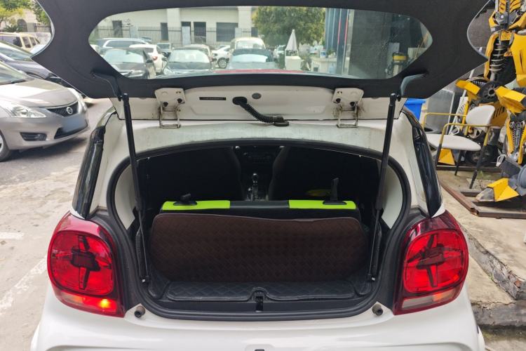 Used Roewe Clever 2021 302 km New Four-Seater Super-Efficient Version Trunk