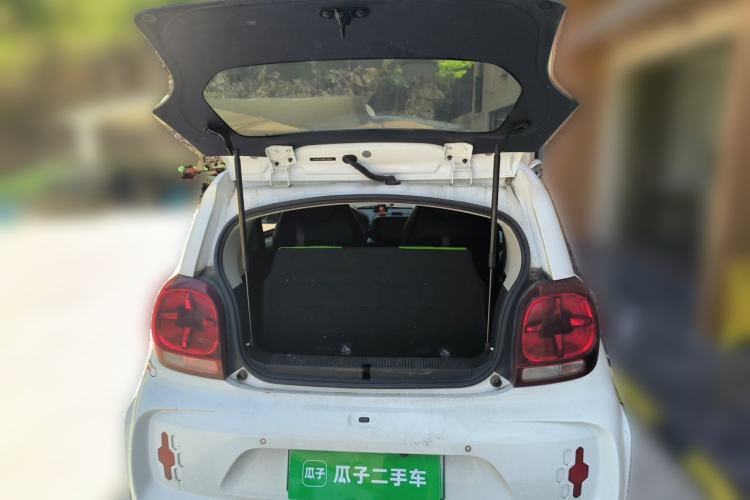Used Roewe Clever 2021 302 km New Four-Seater Super-Efficient Version Trunk