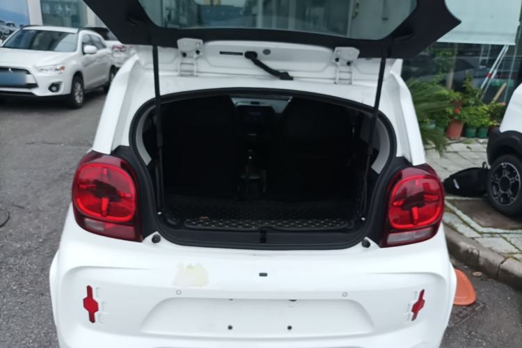 Used Roewe Clever 2021 302km All-Round Version Trunk