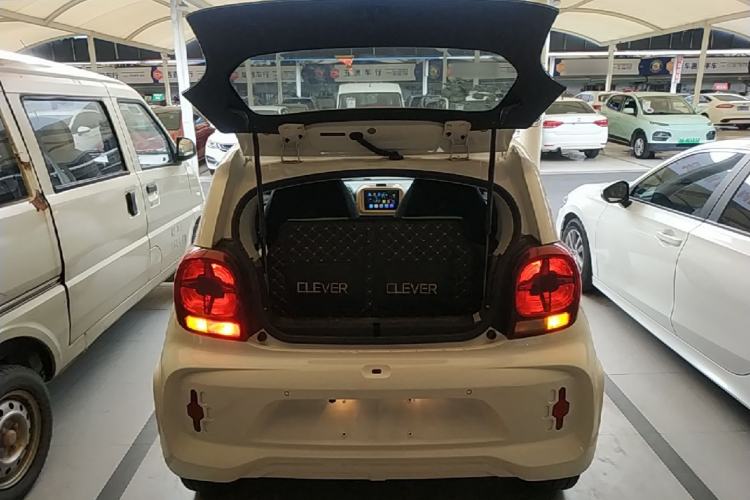 Used Roewe Clever 2021 302 km New Four-Seater Super-Efficient Version Trunk