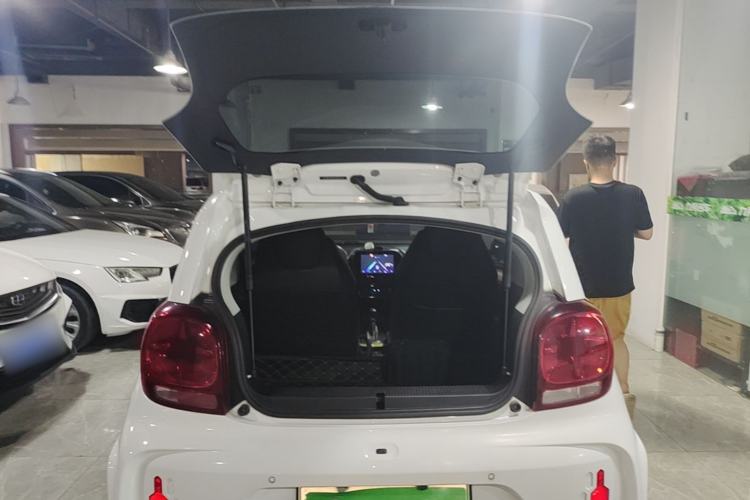 Used Roewe Clever 2021 302km All-Round Version Trunk
