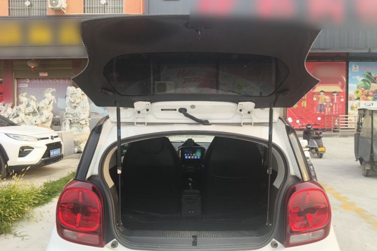 Used Roewe Clever 2021 302km All-Round Version Trunk