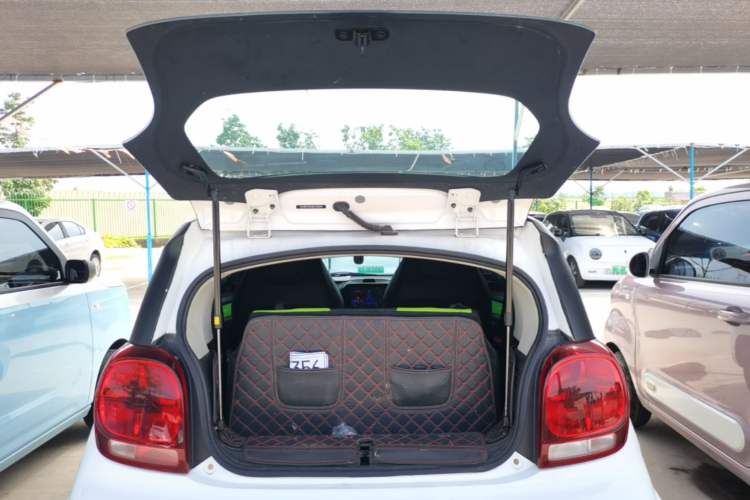 Used Roewe Clever 2021 302 km New Four-Seater Super-Efficient Version Trunk