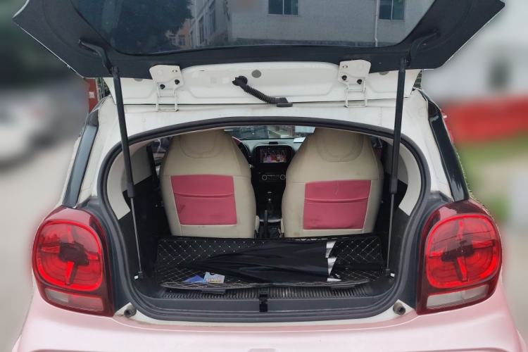 Used Roewe Clever 2021 302km All-Round Version Trunk