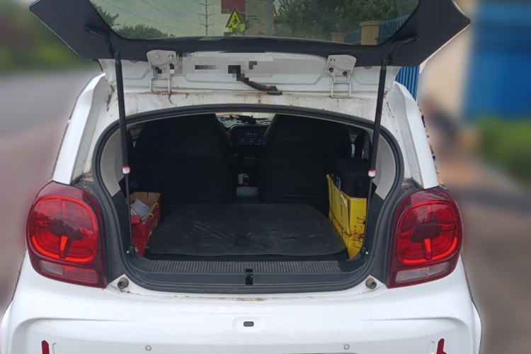 Used Roewe Clever 2021 302 km New Four-Seater Super-Efficient Version Trunk