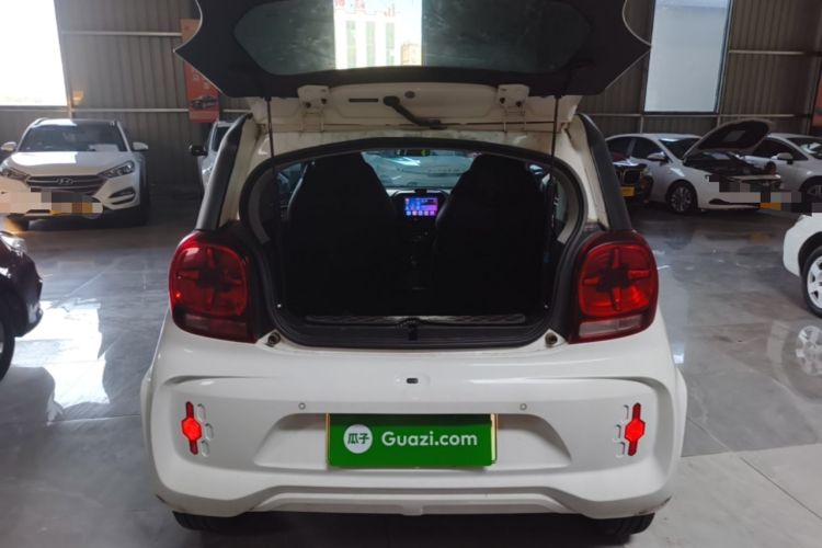 Used Roewe Clever 2021 302km All-Round Version Trunk