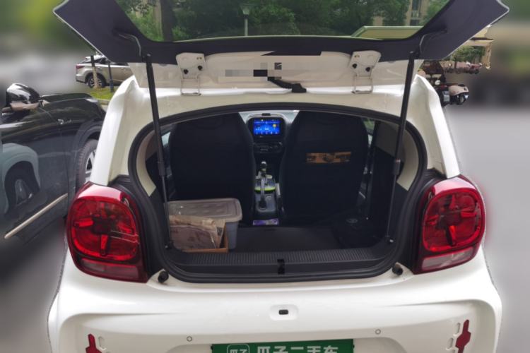 Used Roewe Clever 2021 302km All-Round Version Trunk