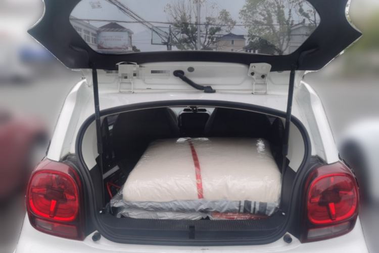 Used Roewe Clever 2021 302 km New Four-Seater Super-Efficient Version Trunk