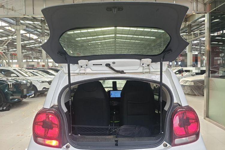 Used Roewe Clever 2021 302km All-Round Version Trunk