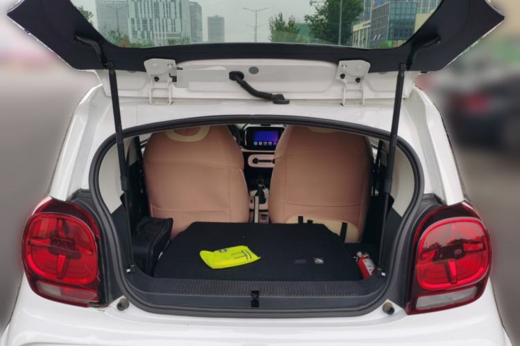 Used Roewe Clever 2021 302 km New Four-Seater Super-Efficient Version Trunk
