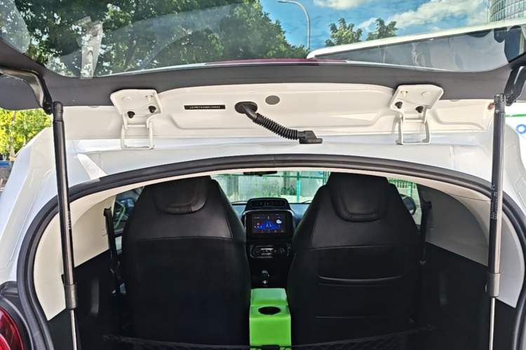 Used Roewe Clever 2021 302km Excellence Edition Trunk