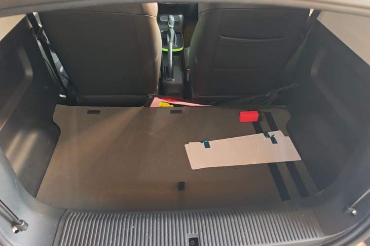 Used Roewe Clever 2021 302km Excellence Edition Trunk