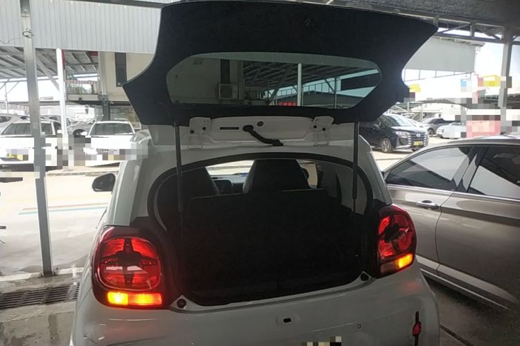 Used Roewe Clever 2021 302 km New Four-Seater Super-Efficient Version Trunk