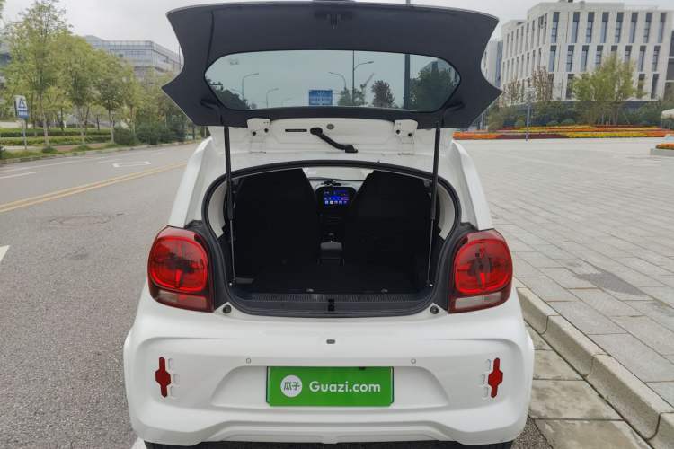 Used Roewe Clever 2021 302 km New Four-Seater Super-Efficient Version Trunk