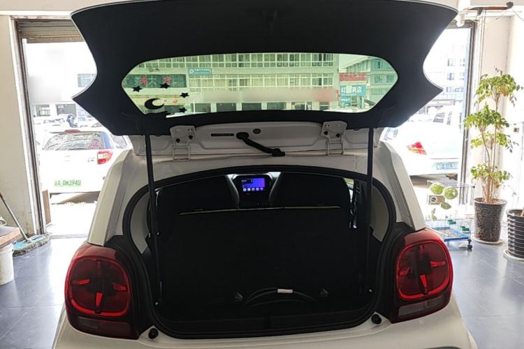 Used Roewe Clever 2021 302 km New Four-Seater Super-Efficient Version Trunk