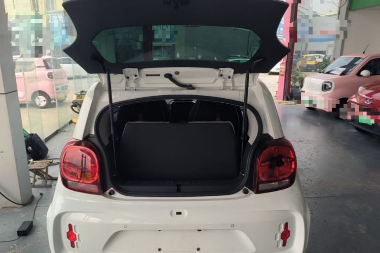 Used Roewe Clever 2021 302 km New Four-Seater Super-Efficient Version Trunk