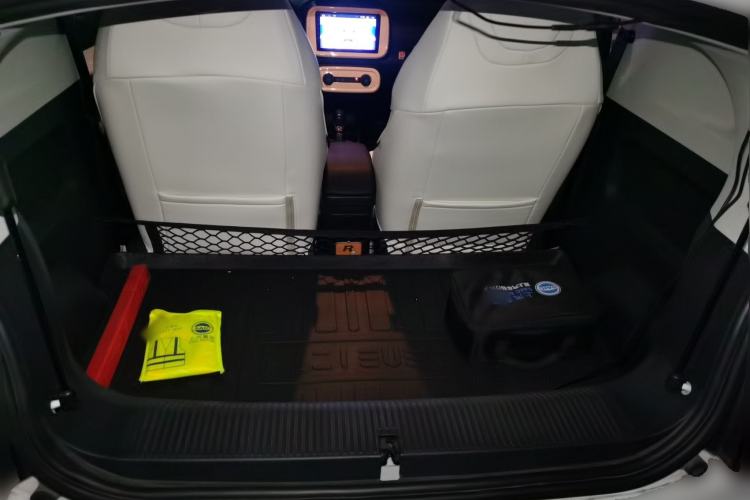 Used Roewe Clever 2021 302km All-Round Version Trunk