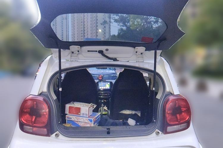 Used Roewe Clever 2021 302km All-Round Version Trunk